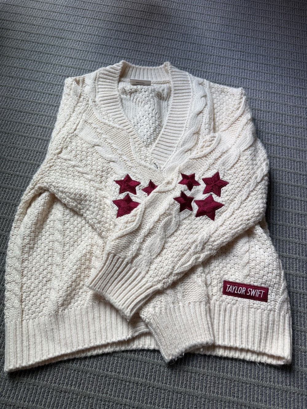 Taylor Swift Red TV cardigan star patches authentic XS/s 🎾 - Picture 1 of 5